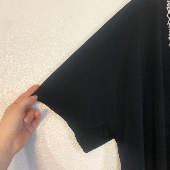 Black and White Embroidered Fringe Shawl Cardigan - Picture 7 of 13